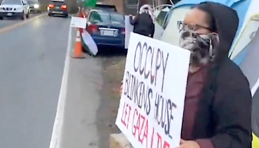 Anti-Israel protesters outside of Anthony Blinken's home